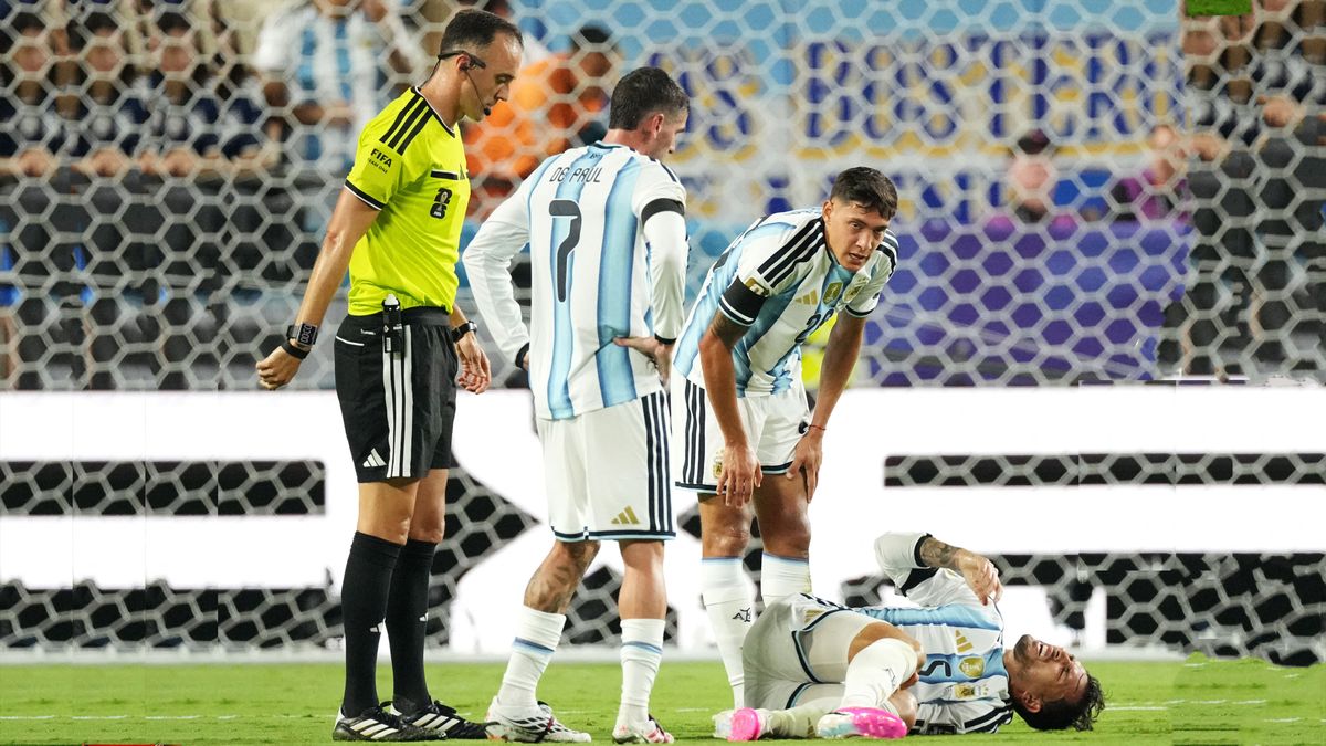 Leandro Parredes, clave en el medio de la selección. Su lesión hizo que Scaloni metiera un cambio inusual en su esquema y ganara el partido. (Foto: Reuters)