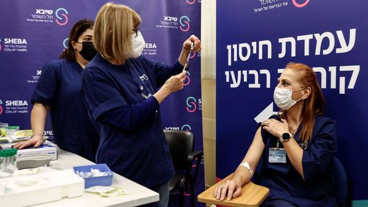 Preocupa en Israel la irrupción de una sexta ola de casos de coronavirus con más internados y muertos