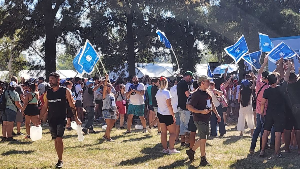 15 comisiones debaten el documento final que se leerá al final del plenario.