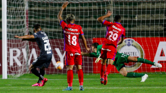 Tigre perdió 2-0 ante Bolívar en la altura de La Paz y complicó su futuro en la Copa Libertadores