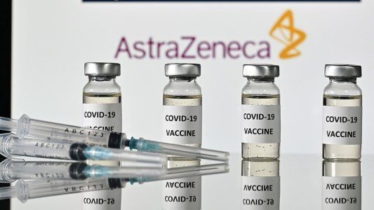 AstraZeneca explicó los motivos de la demora de sus vacunas y aseguró que estarán disponibles para el primer semestre