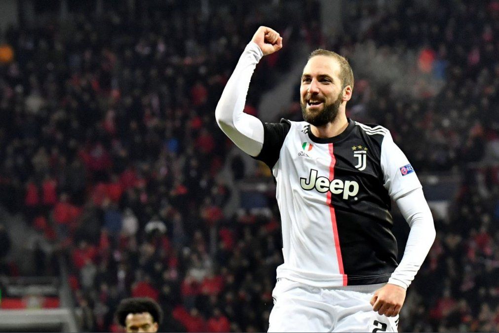Champions League: con un gol de Higuaín y una asistencia de Dybala, Juventus le ganó 2-0 a Bayer Leverkusen en Alemania