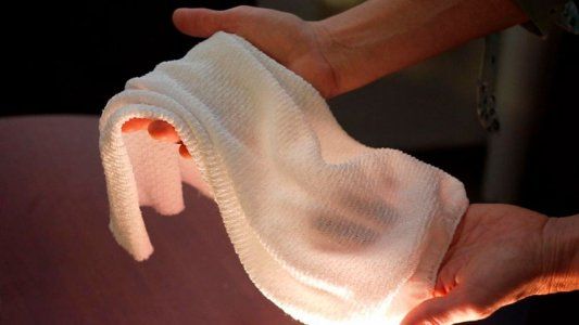 Crean una tela que se hace fresca o abrigada según la temperatura corporal