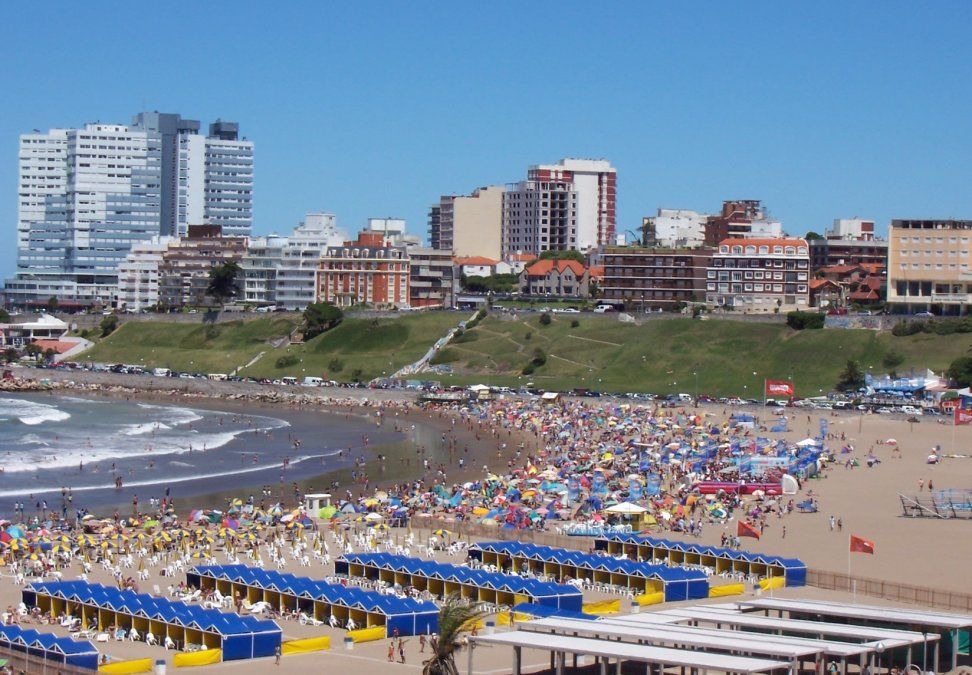 Vacaciones 2020: los rebusques para hacer frente el alza del 45% de los alquileres en la costa