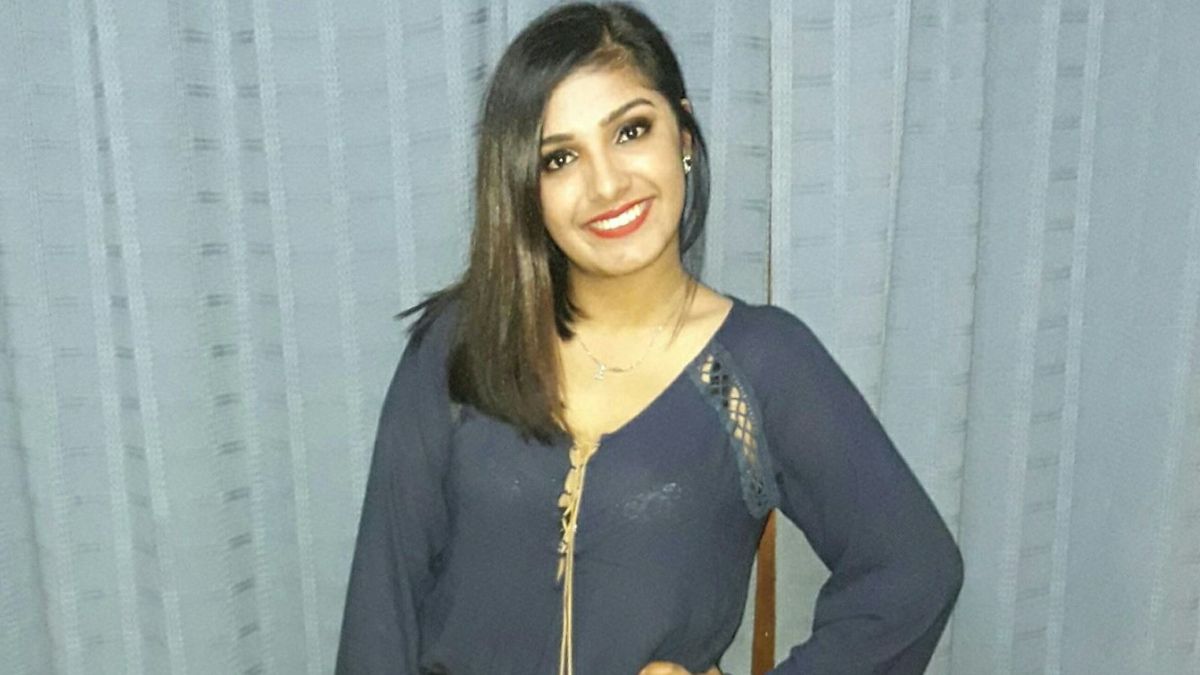 Una joven de 24 años salió de bañarse