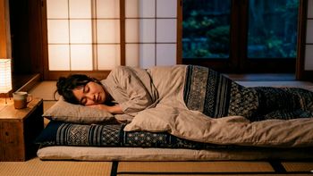 El secreto japonés para dormir mejor que cada vez usan más personas