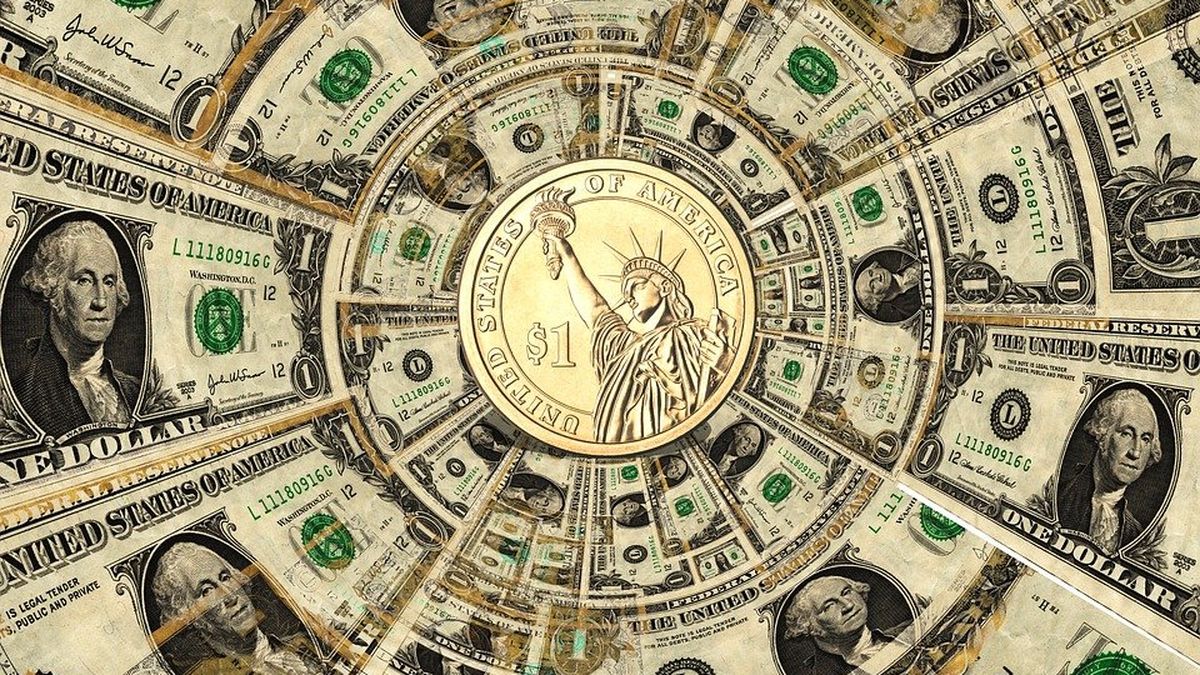 El dólar blue avanzó $7 y alcanzó un nuevo máximo histórico: ¿a cuánto cotiza?