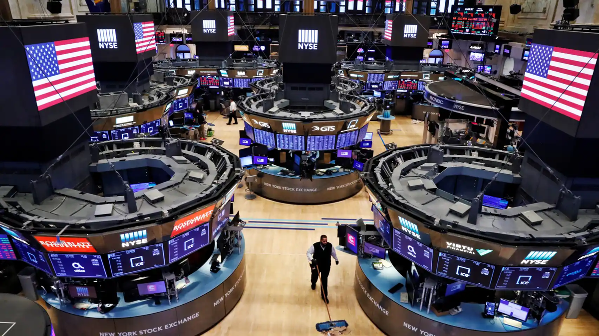 Mercados: cayeron las acciones argentinas en una jornada de tensión en Wall Street.