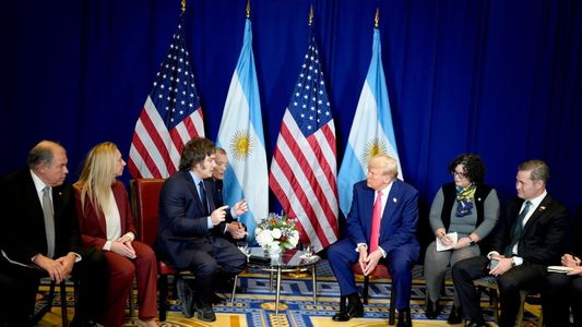 El Gobierno dice que el lunes negro no afecta el plan de Milei, pero se estira la definición del FMI y la cumbre con Trump