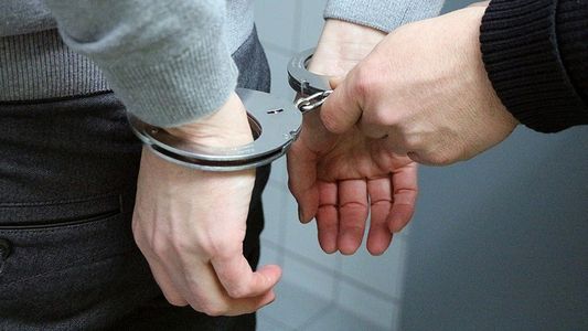 Horror en Santiago del Estero: amenazó de muerte a su hermano, golpeó a su mamá y asesinó al perro de la familia