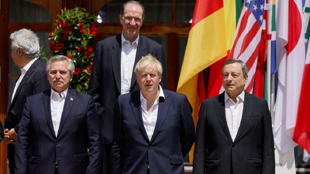 El presidente Alberto Fernández instó este lunes a abrir un canal de diálogo entre Rusia y Ucrania para terminar con la guerra en Europa