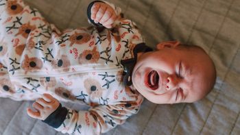 Cortar el frenillo de los bebés para beneficiar su lactancia
