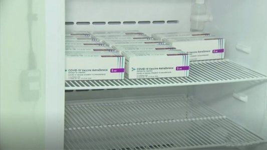 Afirman que podría adelantarse la llegada a la Argentina de más de 20 millones de dosis de la vacuna de Oxford