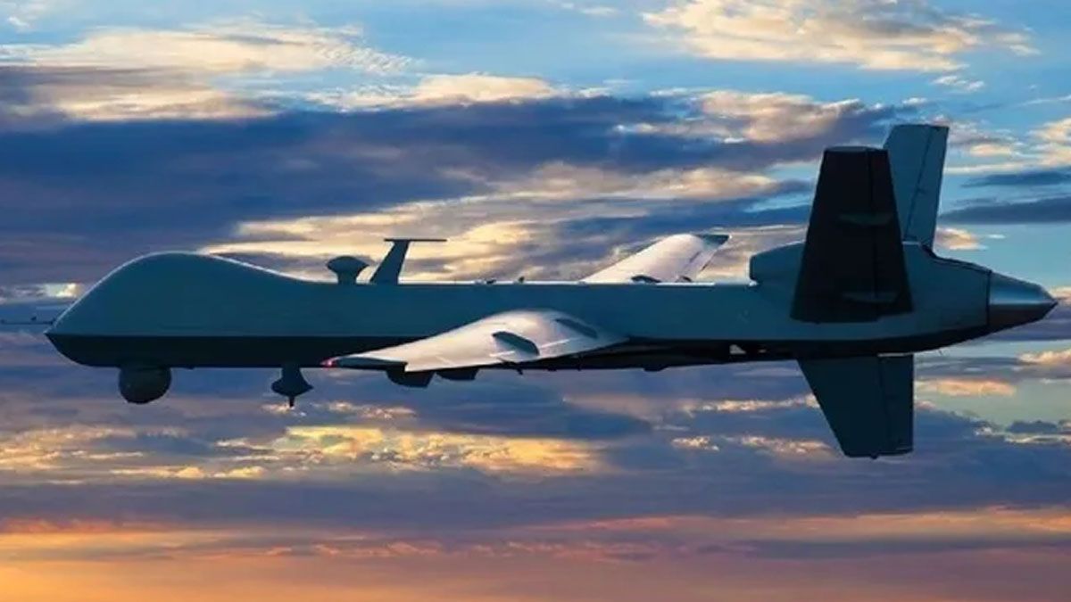 Un dron controlado por la inteligencia artificial desconoció al operador humano y tomo la decisión de asesinarlo. (Foto: USAF)