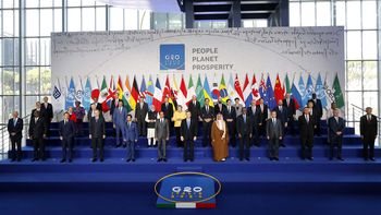 Los líderes del G20 acordaron aplicar un impuesto mínimo global del 15% a las multinacioanles