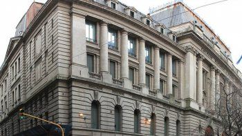 Estudiantes del Nacional Buenos Aires y el Pellegrini tomaron los colegios por tiempo indeterminado