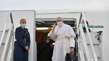 El Papa llegó a Irak e inició una histórica visita de tres días