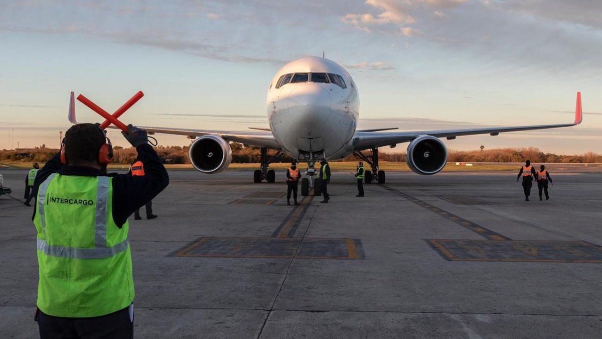 El temor a la propagación de la variante delta del coronavirus llevó al Gobierno a clausurar los vuelos a Chile y Brasil (Foto: Télam).
