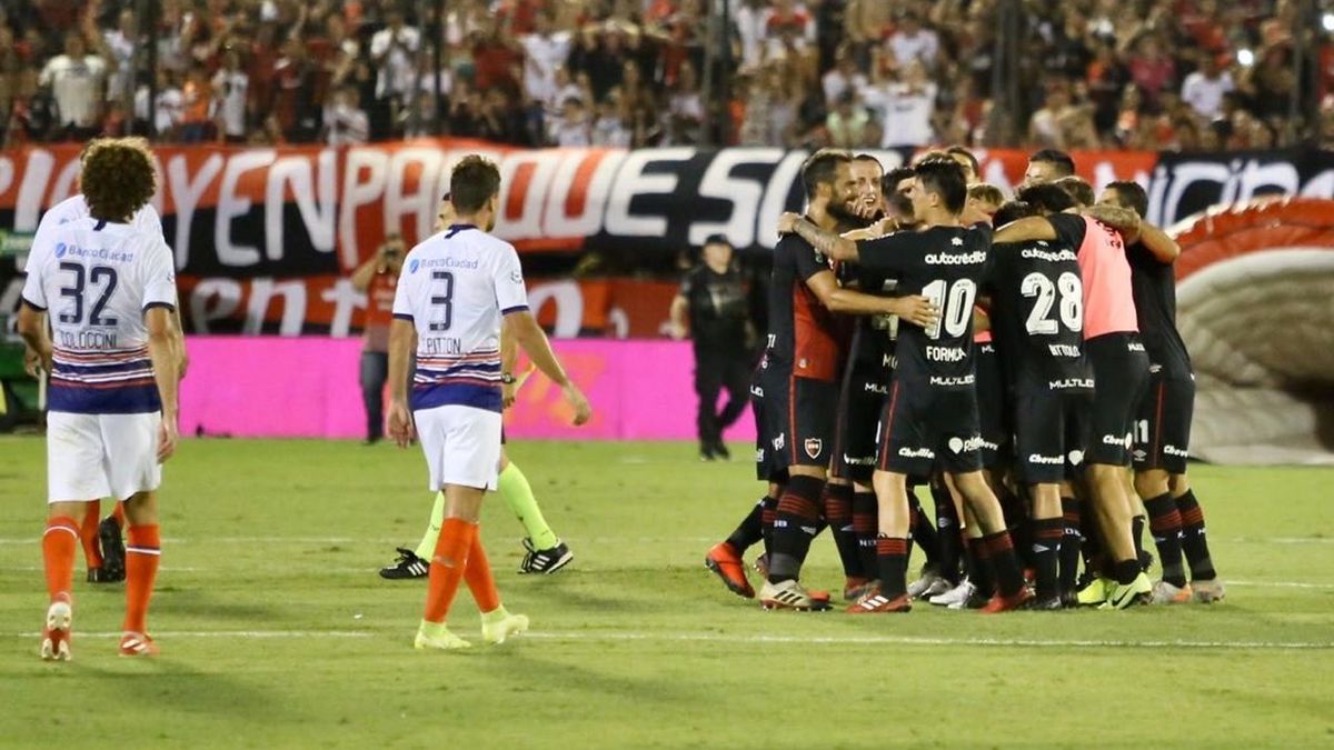 Newell´s venció a San Lorenzo con un golazo de otro partido de Aníbal ...