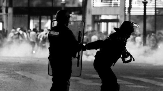 En Europa también pasa: hubo más de 150 detenidos en las calles de París tras la final entre Bayern y PSG