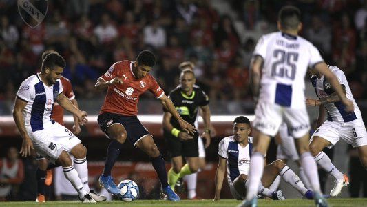 En un partido de locos, Independiente le ganó 3-2 a Talleres aunque volvió a irse silbado