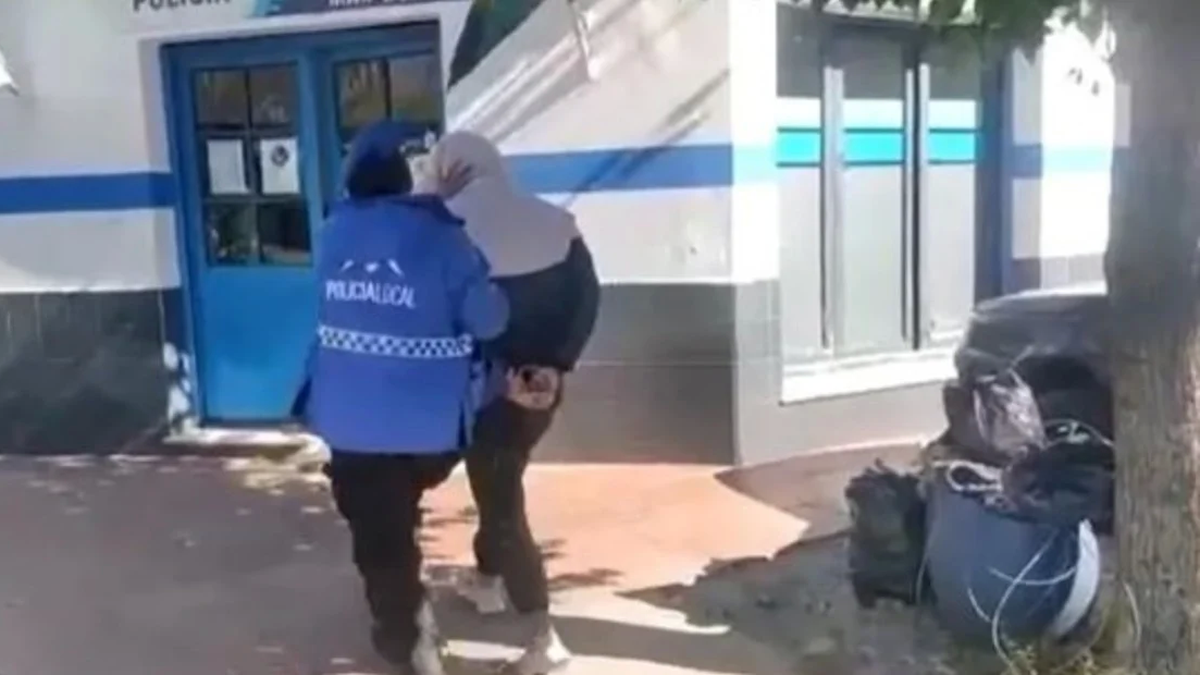 La madre que amenazó a la compañera de su hija terminó detenida (Foto: Policía de la provincia de Buenos Aires).