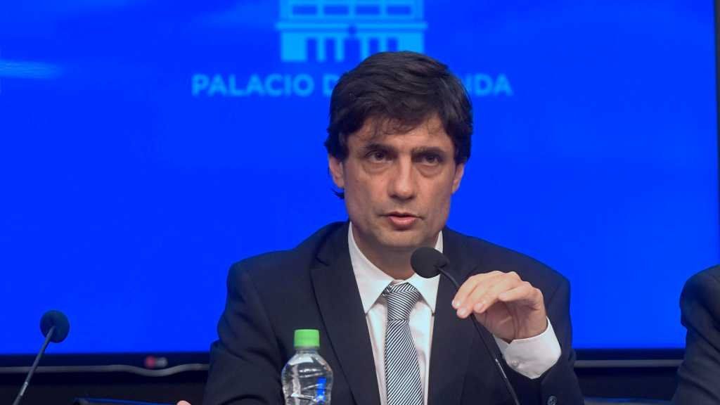 Lacunza va al Congreso a presentar el Presupuesto para el próximo gobierno