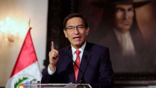 El presidente de Perú al borde de la destitución tras la presunta contratación irregular de un cantante