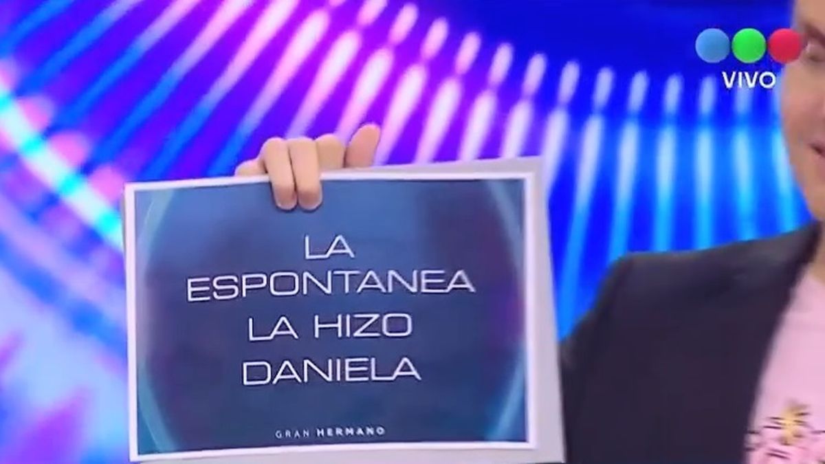 Santiago del Moro anunció en El Debate de Gran Hermano 2022 (Telefe) que Daniela Celis volvió a hacer la votación espontánea. 