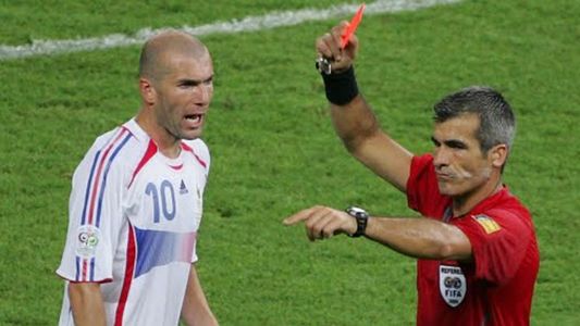 Camino al Mundial Qatar 2022: cuántas tarjetas rojas se mostraron en Copas del Mundo