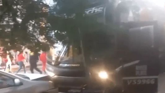 Chocó el micro de River en Tucumán en la previa del duelo ante Atlético