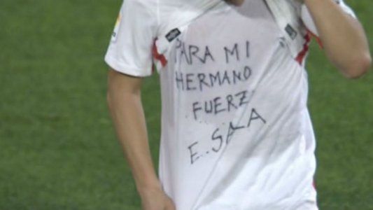 Ben Yedder le hizo un gol al Barcelona y se lo dedicó a Emiliano Sala