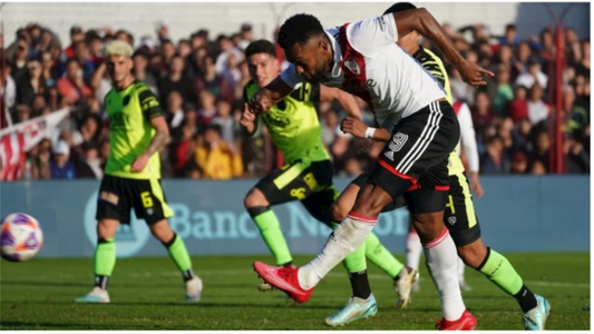 River goleó 5-1 a Barracas Central en el Monumental por la Copa de la Liga