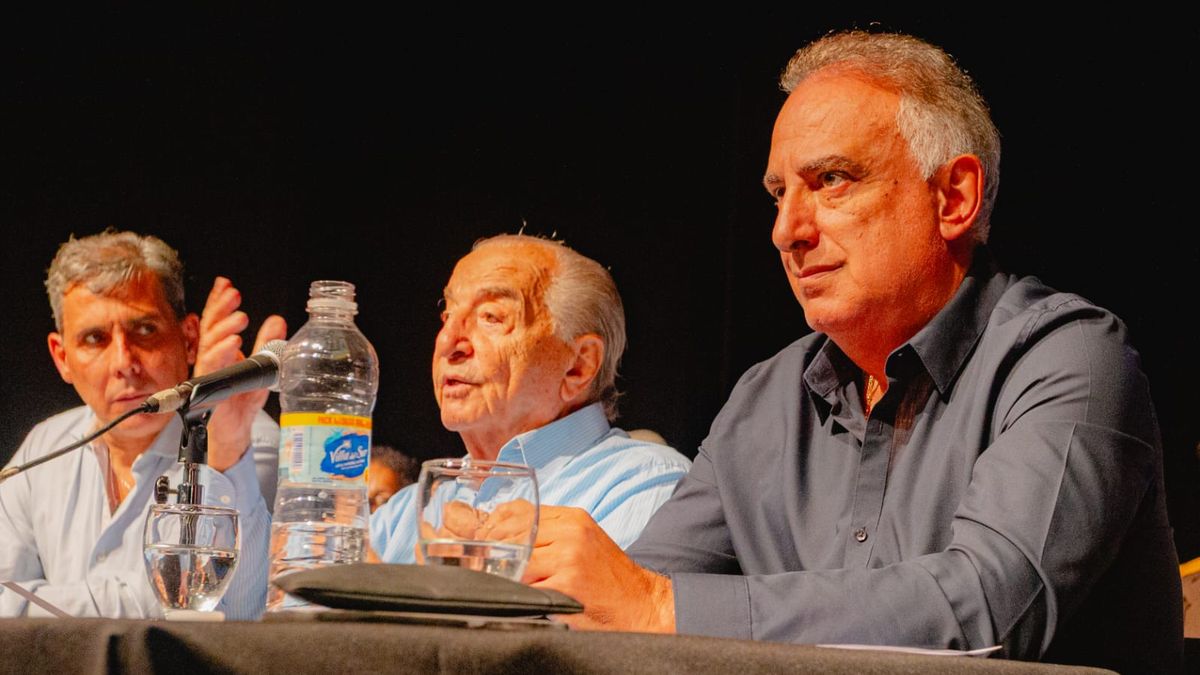 Armando Cavalieri encabez&oacute; la asamblea gremial donde el gremio defini&oacute; los pasos a seguir (Foto: prensa SEC).