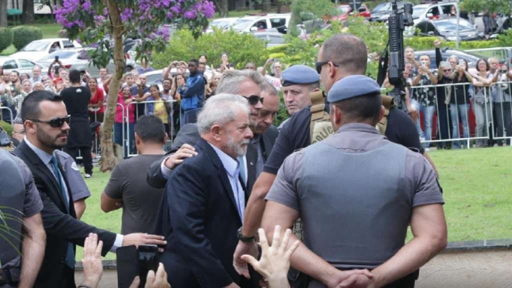 La Justicia le redujo la condena a Lula Da Silva y podría salir de prisión este año
