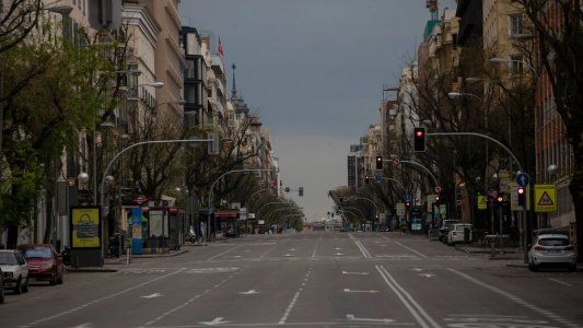 España supera las 16.000 víctimas fatales por coronavirus pese a un nuevo retroceso diario