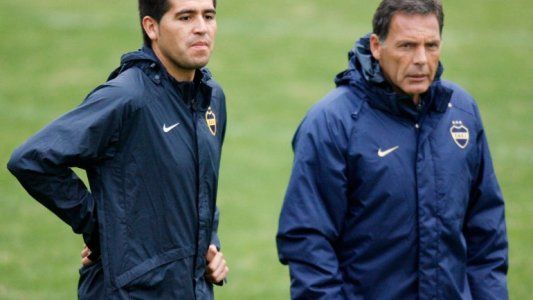 Los tres entrenadores que tiene en carpeta Riquelme para reemplazar a Gustavo Alfaro
