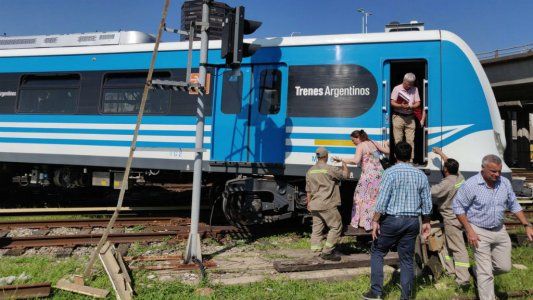 Una formación del ferrocarril Mitre descarriló en el ingreso a la estación de Retiro