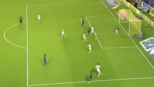 El insólito gol que se perdió Pablo Pérez en la última jugada del partido