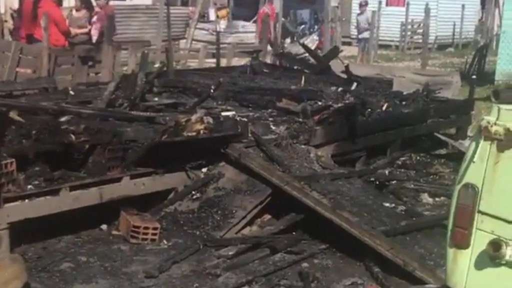 Murieron tres nenes al incendiarse su casa de Florencio Varela