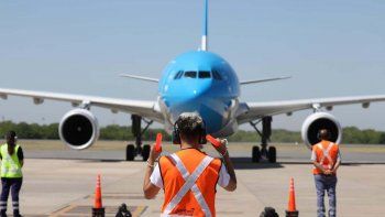 Llegó el avión de Aerolíneas Argentinas con las 300 mil dosis de la vacuna rusa