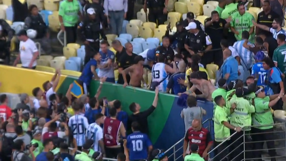 Escándalo en el Maracaná entre la policía y los hinchas argentinos en la previa del duelo entre Argentina y Brasil