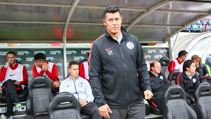 Las horas de Jorge Almirón al frente de San Lorenzo están contadas