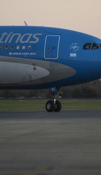 Paro en aeropuertos: el Gobierno intimó a ATE a garantizar el 75% de los servicios
