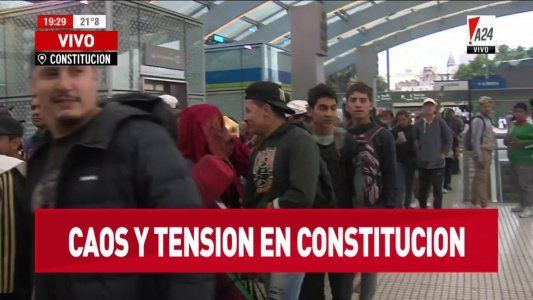 Empiezan los reclamos de diciembre: organizaciones sociales fueron en subte hasta el acampe en Desarrollo Social