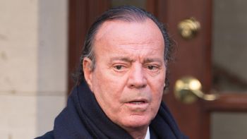 Abusos y control: las graves acusaciones de dos exempleadas contra Julio Iglesias