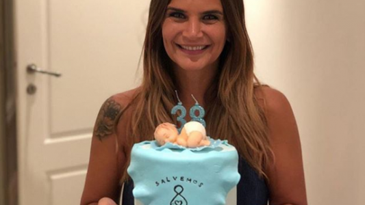 Amalia Granata celebró su cumpleaños con una torta decorada con la campaña Salvemos las dos vidas