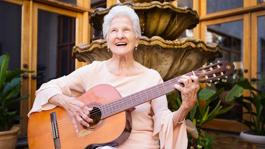La increíble historia de Angela Alvarez, la revelación del Grammy que tiene 95 años