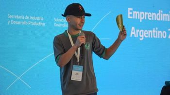 Hizo realidad su sueño gracias a las canilleras personalizadas con carácter sustentable