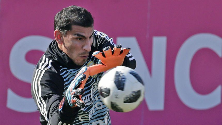 La carta del Patón Guzmán a Lanzini: “Gladiadores que se caen, se levantan, abrazan y siguen adelante”